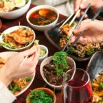 Traumdeutung Essen am Tisch