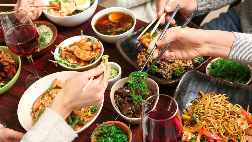 Traumdeutung Essen am Tisch